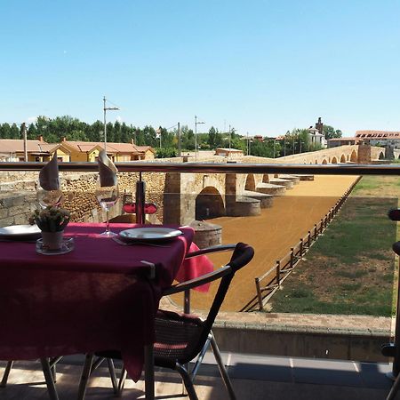 Hostal Don Suero De Quinones Оспиталь-де-Орбиго Экстерьер фото