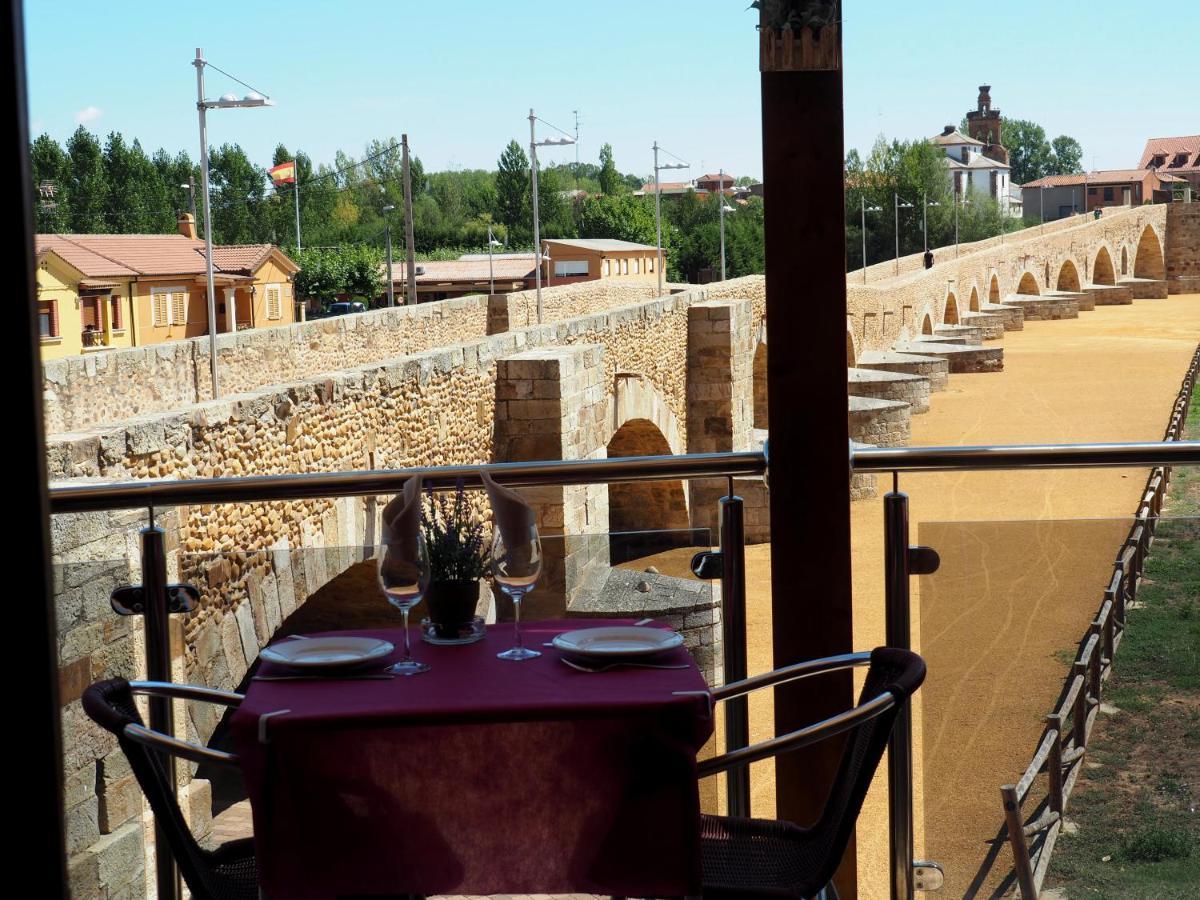 Hostal Don Suero De Quinones Оспиталь-де-Орбиго Экстерьер фото