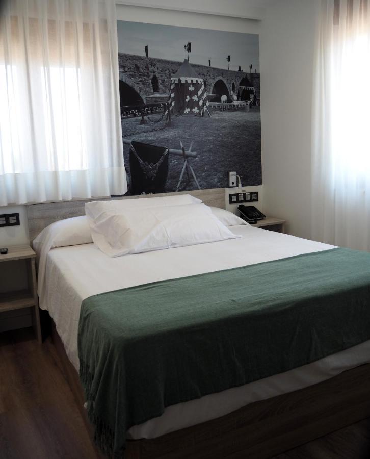 Hostal Don Suero De Quinones Оспиталь-де-Орбиго Экстерьер фото